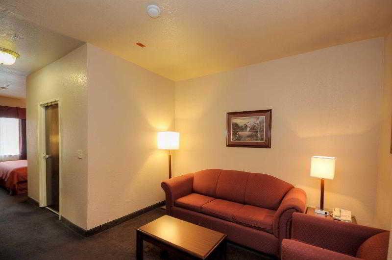 Baymont By Wyndham Clute Lake Jackson Quarto foto