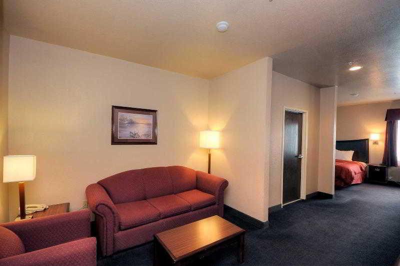 Baymont By Wyndham Clute Lake Jackson Exterior foto